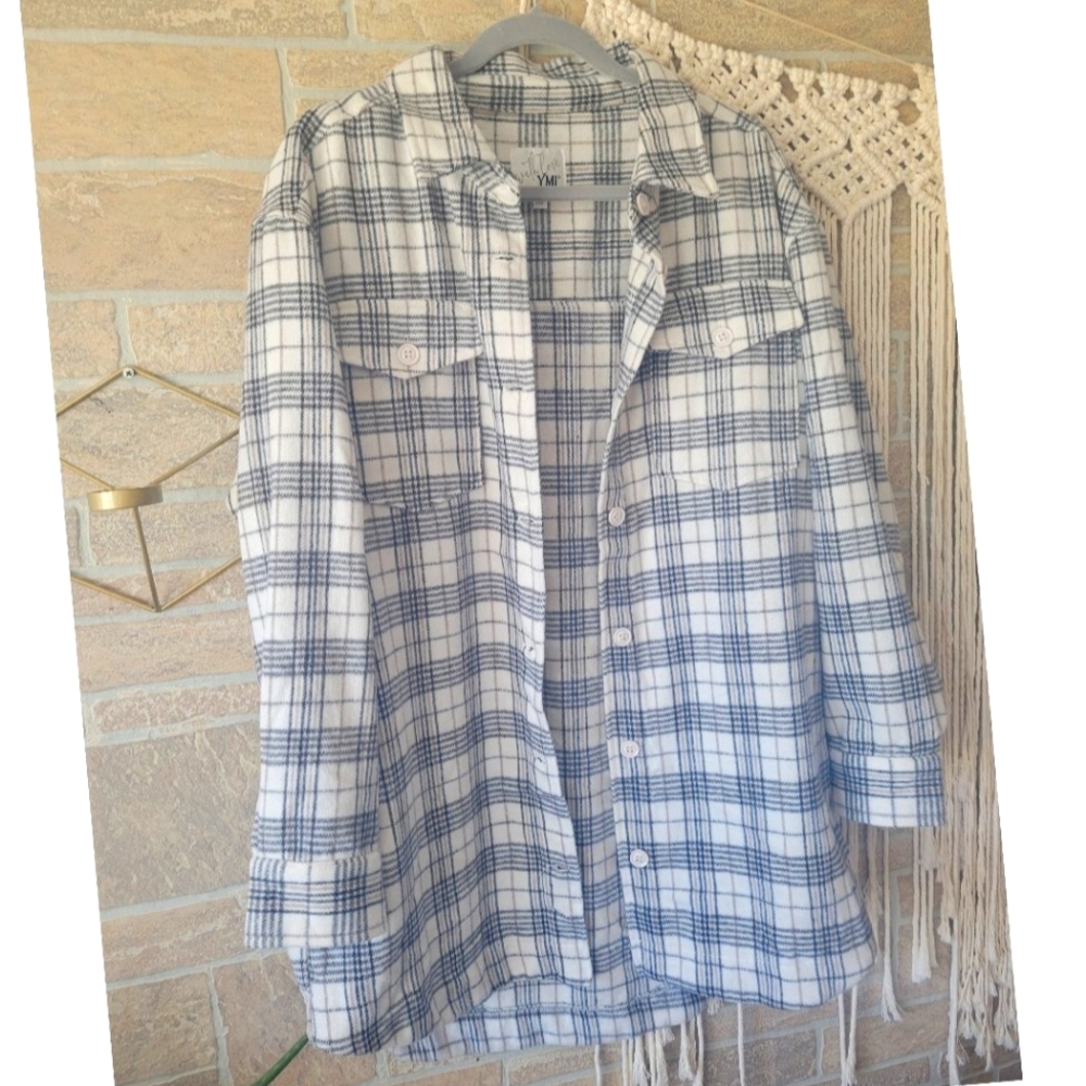 YMI White and Navy Plaid Button-Front Shacket